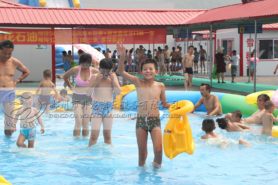 移動(dòng)水上樂園4.jpg