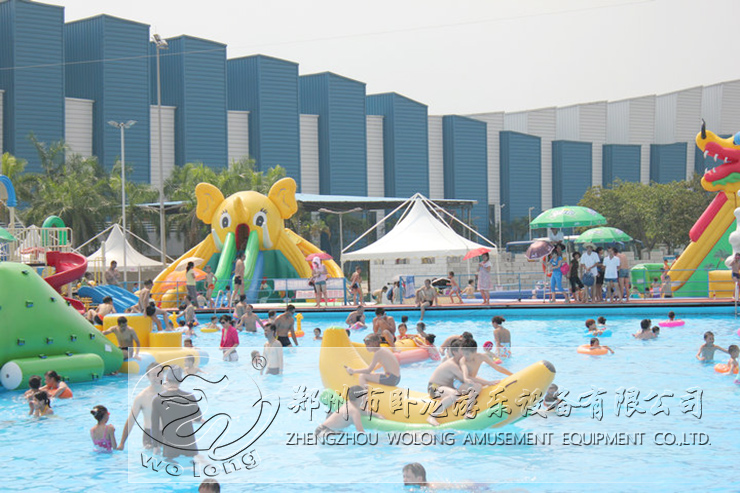 水樂(lè)園大象嬉水.jpg
